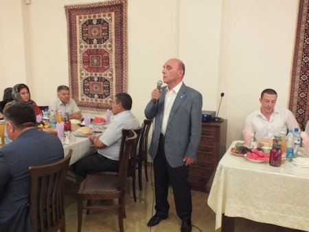 Şamaxı Cümə məscidində iftar süfrəsi