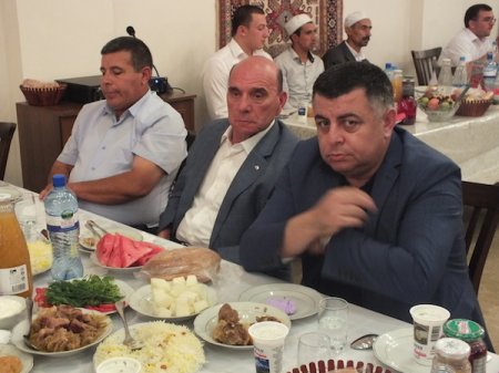 Şamaxı Cümə məscidində iftar süfrəsi