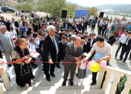 Şamaxının Ərçiman kənd məktəbi üçün tikilən əlavə tədris korpusu istifadəyə verilib