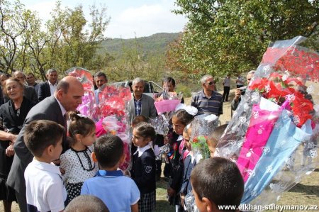 Şamaxının millət vəkili Elxan Süleymanovun təşəbbüsü və dəstəyi ilə Ərçiman kəndində inşa edilmiş məktəb binasının açılış mərasimi