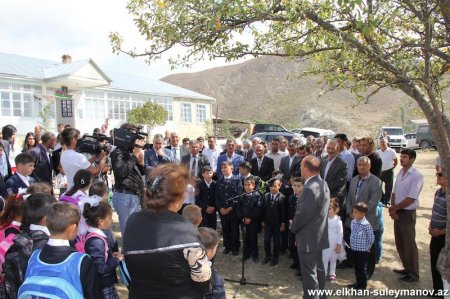 Şamaxının millət vəkili Elxan Süleymanovun təşəbbüsü və dəstəyi ilə Ərçiman kəndində inşa edilmiş məktəb binasının açılış mərasimi